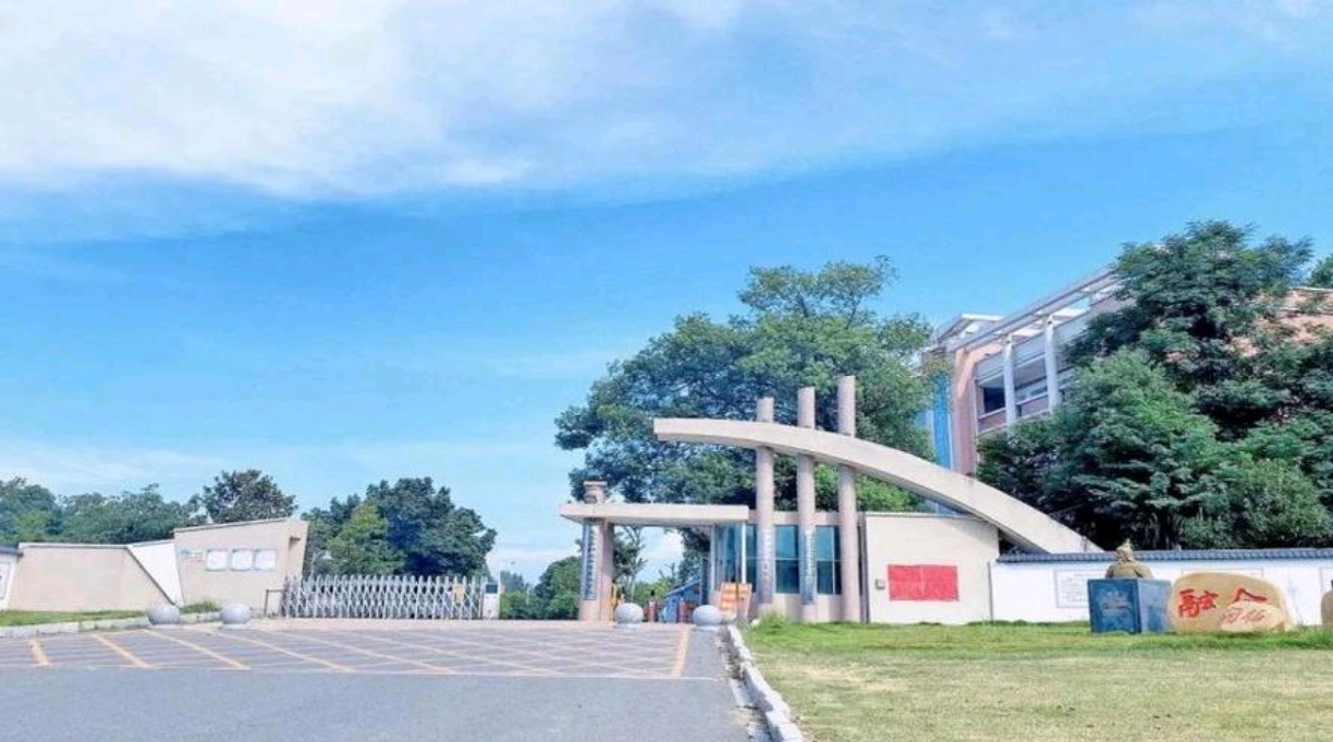 大余县职业中等专业学校-县区重点中专-校园风光